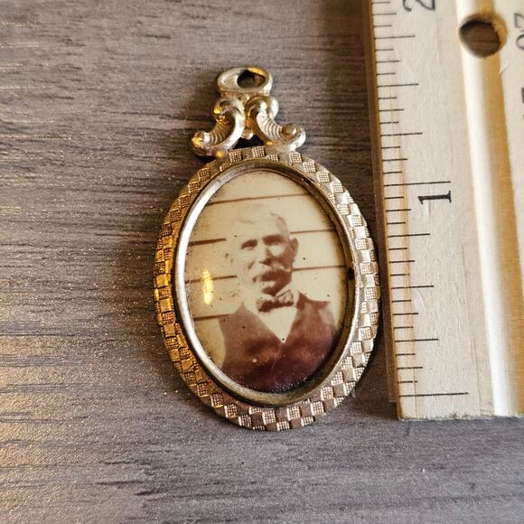 Vintage Gold Oval Photo Pendant with Antique Photo of Man with Mustache & Bowtie - Picture 3 of 5